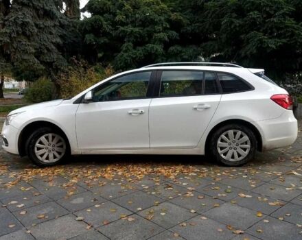 Белый Шевроле Круз, объемом двигателя 1.4 л и пробегом 114 тыс. км за 7500 $, фото 4 на Automoto.ua