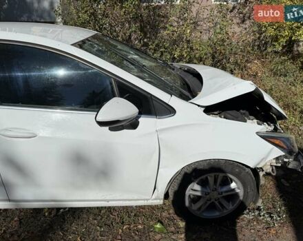 Белый Шевроле Круз, объемом двигателя 1.4 л и пробегом 157 тыс. км за 5000 $, фото 2 на Automoto.ua