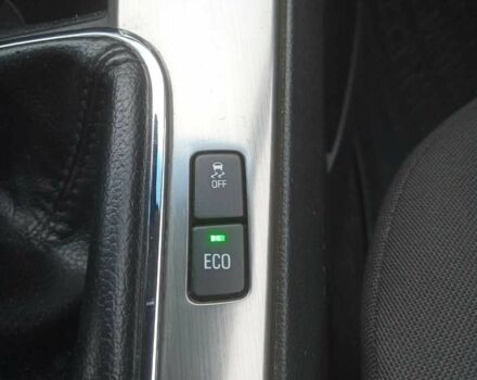 Белый Шевроле Круз, объемом двигателя 1.4 л и пробегом 115 тыс. км за 7400 $, фото 5 на Automoto.ua