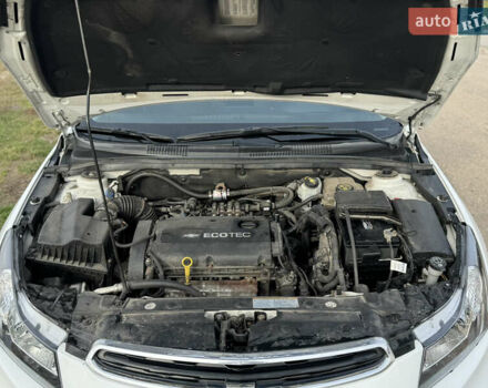 Белый Шевроле Круз, объемом двигателя 1.6 л и пробегом 184 тыс. км за 6200 $, фото 11 на Automoto.ua