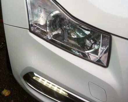 Білий Шевроле Круз, об'ємом двигуна 1.4 л та пробігом 115 тис. км за 7400 $, фото 2 на Automoto.ua