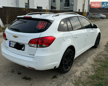 Белый Шевроле Круз, объемом двигателя 1.6 л и пробегом 184 тыс. км за 6200 $, фото 2 на Automoto.ua