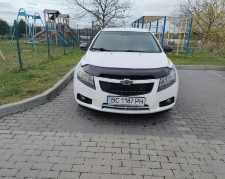 Белый Шевроле Круз, объемом двигателя 1.8 л и пробегом 399 тыс. км за 5300 $, фото 1 на Automoto.ua