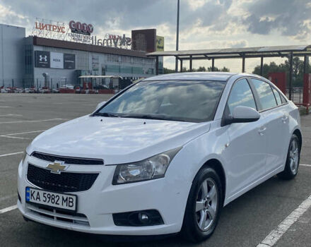 Белый Шевроле Круз, объемом двигателя 1.6 л и пробегом 150 тыс. км за 6500 $, фото 1 на Automoto.ua
