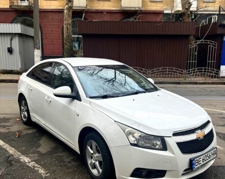 Белый Шевроле Круз, объемом двигателя 1.6 л и пробегом 230 тыс. км за 5600 $, фото 1 на Automoto.ua