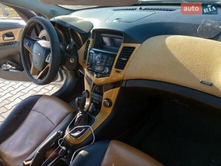 Белый Шевроле Круз, объемом двигателя 1.8 л и пробегом 312 тыс. км за 6700 $, фото 1 на Automoto.ua