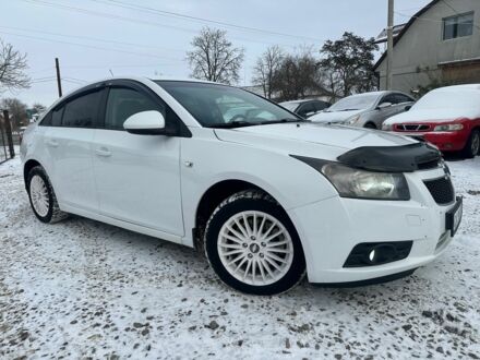 Белый Шевроле Круз, объемом двигателя 2 л и пробегом 217 тыс. км за 5900 $, фото 1 на Automoto.ua