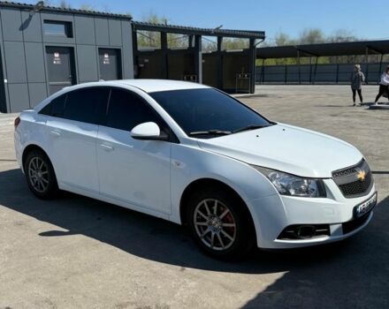 Белый Шевроле Круз, объемом двигателя 1.8 л и пробегом 235 тыс. км за 7300 $, фото 1 на Automoto.ua