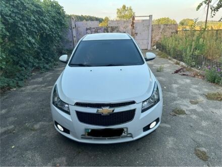 Белый Шевроле Круз, объемом двигателя 2 л и пробегом 237 тыс. км за 6200 $, фото 1 на Automoto.ua