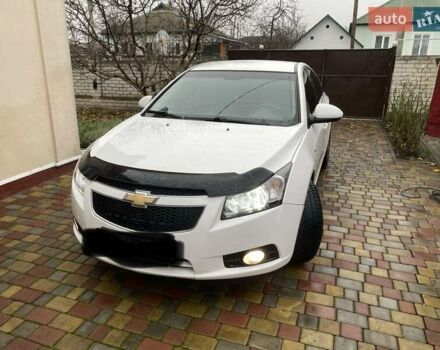 Белый Шевроле Круз, объемом двигателя 2 л и пробегом 180 тыс. км за 7500 $, фото 1 на Automoto.ua