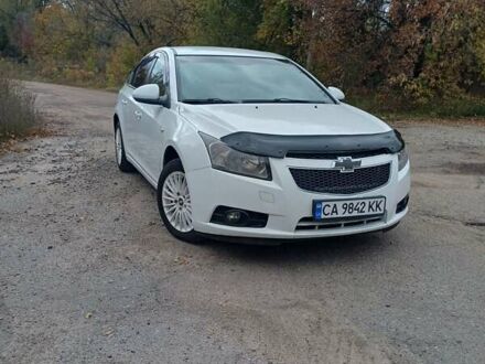 Шевроле Круз 2010 у Черкасах на Automoto.ua Білий Шевроле Круз, об'ємом двигуна 1.99 л та пробігом 231 тис. км за 5800 $, фото 1 на Automoto.ua