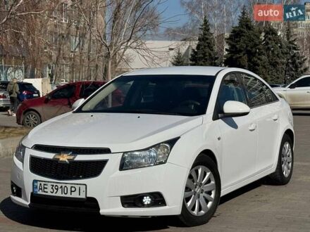 Шевроле Круз 2011 в Днепре (Днепропетровске) на Automoto.ua Белый Шевроле Круз, объемом двигателя 1.36 л и пробегом 240 тыс. км за 6800 $, фото 1 на Automoto.ua
