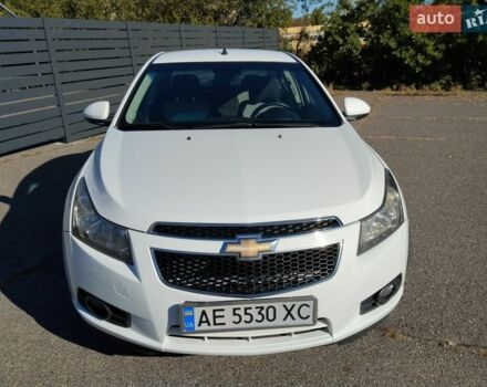 Белый Шевроле Круз, объемом двигателя 2 л и пробегом 277 тыс. км за 5600 $, фото 1 на Automoto.ua
