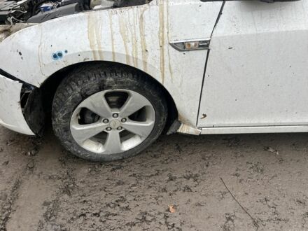 Білий Шевроле Круз, об'ємом двигуна 1.8 л та пробігом 205 тис. км за 3300 $, фото 1 на Automoto.ua