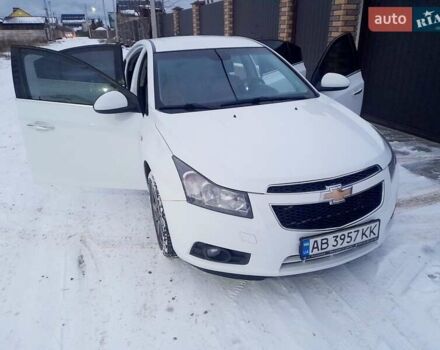 Белый Шевроле Круз, объемом двигателя 1.8 л и пробегом 159 тыс. км за 7100 $, фото 1 на Automoto.ua