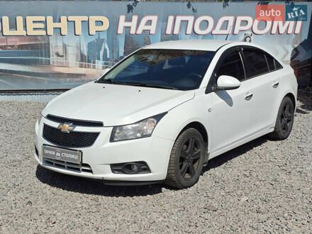 Шевроле Круз 2011 у Києві на Automoto.ua Білий Шевроле Круз, об'ємом двигуна 1.8 л та пробігом 220 тис. км за 6400 $, фото 1 на Automoto.ua