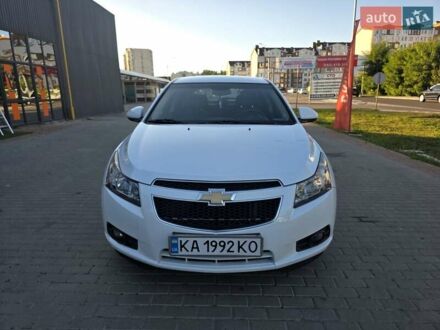 Шевроле Круз 2011 у Києві на Automoto.ua Білий Шевроле Круз, об'ємом двигуна 1.8 л та пробігом 105 тис. км за 6500 $, фото 1 на Automoto.ua