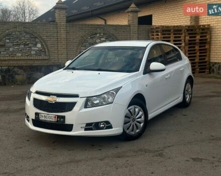 Белый Шевроле Круз, объемом двигателя 1.8 л и пробегом 183 тыс. км за 7800 $, фото 1 на Automoto.ua