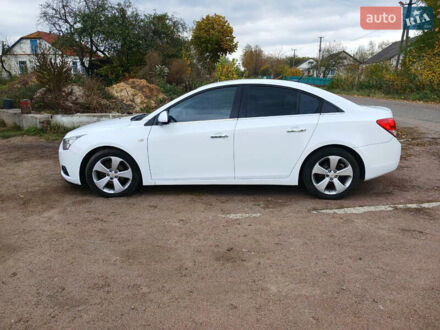 Белый Шевроле Круз, объемом двигателя 1.8 л и пробегом 160 тыс. км за 8500 $, фото 1 на Automoto.ua