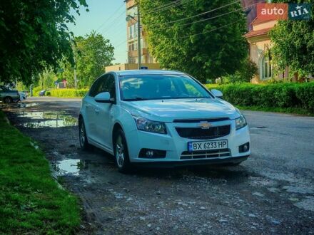 Белый Шевроле Круз, объемом двигателя 1.6 л и пробегом 218 тыс. км за 6300 $, фото 1 на Automoto.ua