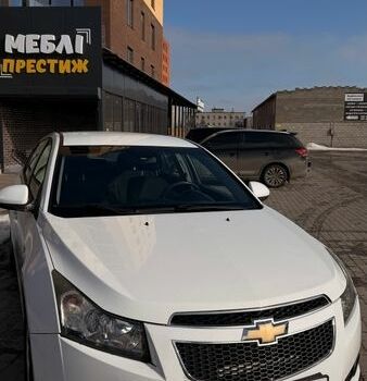 Белый Шевроле Круз, объемом двигателя 2 л и пробегом 250 тыс. км за 6500 $, фото 1 на Automoto.ua