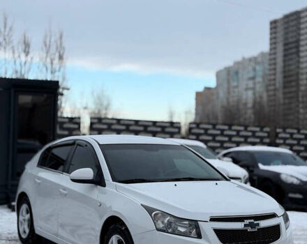 Белый Шевроле Круз, объемом двигателя 1.8 л и пробегом 248 тыс. км за 6500 $, фото 1 на Automoto.ua