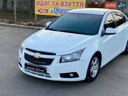 Шевроле Круз 2011 в Николаеве на Automoto.ua Белый Шевроле Круз, объемом двигателя 1.36 л и пробегом 173 тыс. км за 6999 $, фото 1 на Automoto.ua