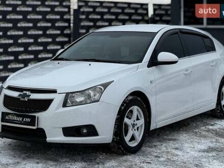 Белый Шевроле Круз, объемом двигателя 1.8 л и пробегом 248 тыс. км за 6500 $, фото 1 на Automoto.ua