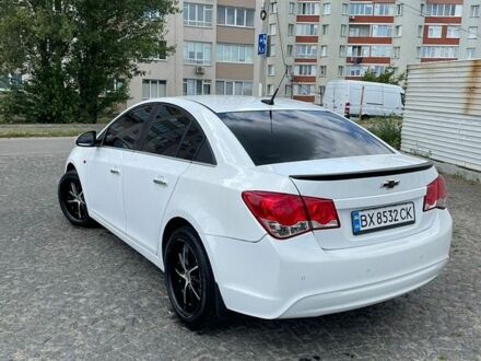 Белый Шевроле Круз, объемом двигателя 1.8 л и пробегом 250 тыс. км за 6500 $, фото 1 на Automoto.ua
