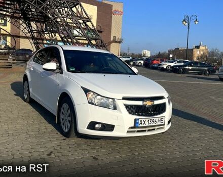 Белый Шевроле Круз, объемом двигателя 1.8 л и пробегом 243 тыс. км за 6700 $, фото 1 на Automoto.ua