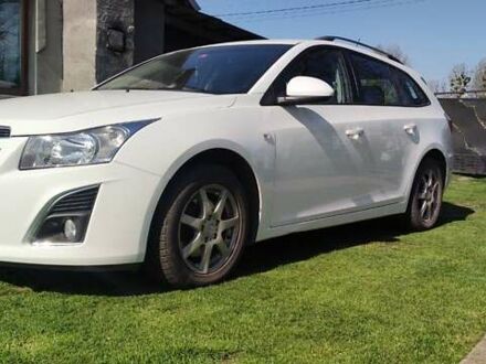 Белый Шевроле Круз, объемом двигателя 1.69 л и пробегом 202 тыс. км за 8300 $, фото 1 на Automoto.ua