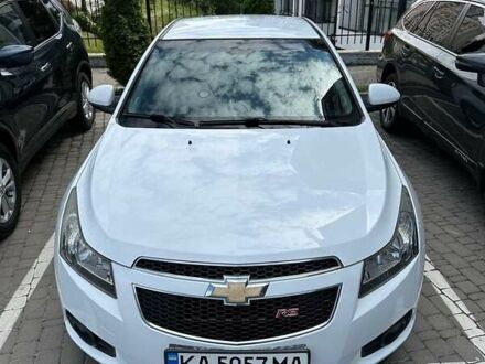 Шевроле Круз 2012 в Киеве на Automoto.ua Белый Шевроле Круз, объемом двигателя 1.8 л и пробегом 122 тыс. км за 9000 $, фото 1 на Automoto.ua
