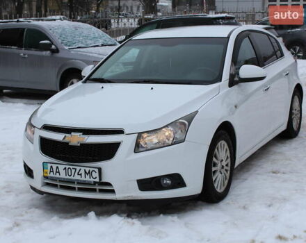 Белый Шевроле Круз, объемом двигателя 1.8 л и пробегом 91 тыс. км за 6500 $, фото 1 на Automoto.ua