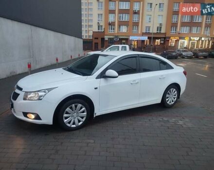Белый Шевроле Круз, объемом двигателя 1.6 л и пробегом 169 тыс. км за 6800 $, фото 1 на Automoto.ua