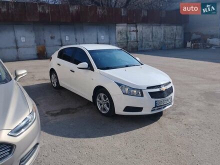 Шевроле Круз 2012 в Тернополе на Automoto.ua Белый Шевроле Круз, объемом двигателя 1.6 л и пробегом 212 тыс. км за 6699 $, фото 1 на Automoto.ua