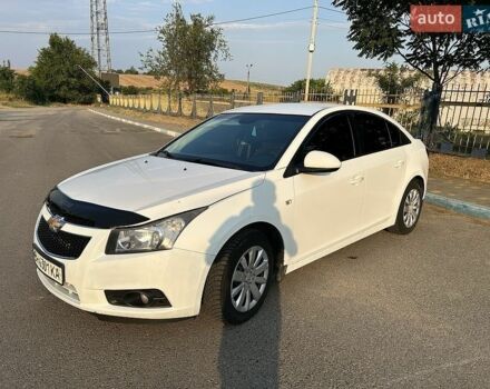 Белый Шевроле Круз, объемом двигателя 1.8 л и пробегом 260 тыс. км за 4979 $, фото 1 на Automoto.ua