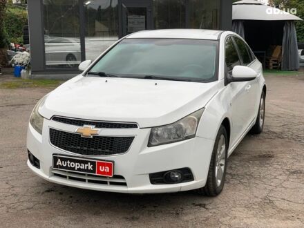 Белый Шевроле Круз, объемом двигателя 2 л и пробегом 212 тыс. км за 8190 $, фото 1 на Automoto.ua