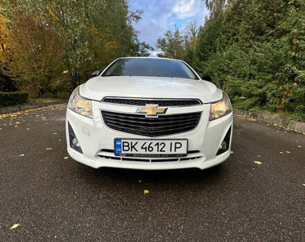 Белый Шевроле Круз, объемом двигателя 1.69 л и пробегом 220 тыс. км за 6000 $, фото 1 на Automoto.ua