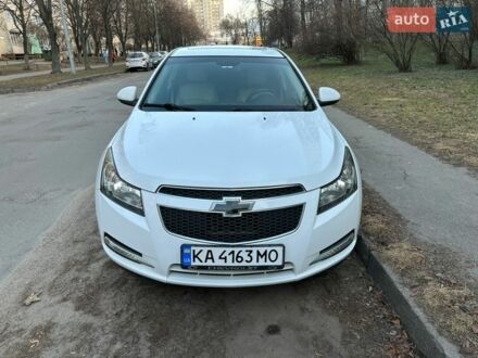 Белый Шевроле Круз, объемом двигателя 1.99 л и пробегом 176 тыс. км за 8000 $, фото 1 на Automoto.ua