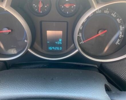 Белый Шевроле Круз, объемом двигателя 1.6 л и пробегом 169 тыс. км за 6600 $, фото 1 на Automoto.ua