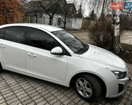 Белый Шевроле Круз, объемом двигателя 1.8 л и пробегом 73 тыс. км за 9499 $, фото 1 на Automoto.ua