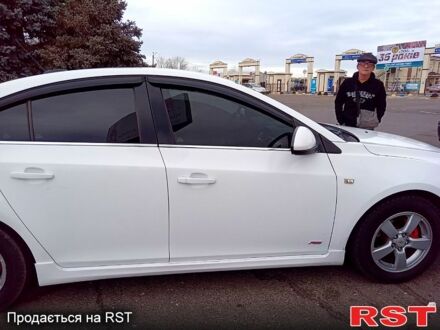 Шевроле Круз 2015 в Одессе на Automoto.ua Белый Шевроле Круз, объемом двигателя 1.4 л и пробегом 213 тыс. км за 7000 $, фото 1 на Automoto.ua