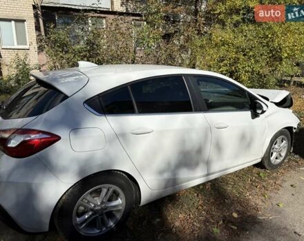 Белый Шевроле Круз, объемом двигателя 1.4 л и пробегом 157 тыс. км за 5000 $, фото 1 на Automoto.ua