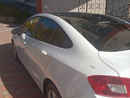 Белый Шевроле Круз, объемом двигателя 1.4 л и пробегом 60 тыс. км за 9500 $, фото 1 на Automoto.ua