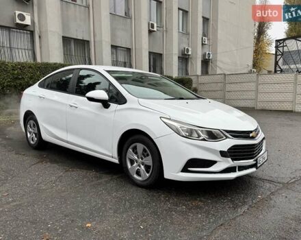 Белый Шевроле Круз, объемом двигателя 1.4 л и пробегом 145 тыс. км за 8900 $, фото 1 на Automoto.ua