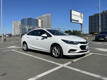 Шевроле Круз 2017 у Києві на Automoto.ua Білий Шевроле Круз, об'ємом двигуна 1.4 л та пробігом 63 тис. км за 11500 $, фото 1 на Automoto.ua