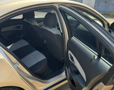 Бежевий Шевроле Круз, об'ємом двигуна 2 л та пробігом 203 тис. км за 8000 $, фото 9 на Automoto.ua