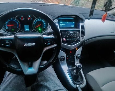 Бежевый Шевроле Круз, объемом двигателя 1.8 л и пробегом 420 тыс. км за 5550 $, фото 2 на Automoto.ua