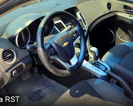 Бежевый Шевроле Круз, объемом двигателя 1.8 л и пробегом 200 тыс. км за 6700 $, фото 4 на Automoto.ua