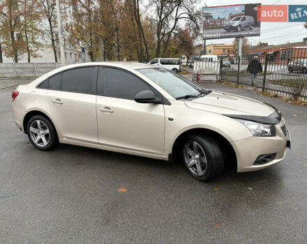 Бежевый Шевроле Круз, объемом двигателя 1.8 л и пробегом 213 тыс. км за 6499 $, фото 2 на Automoto.ua